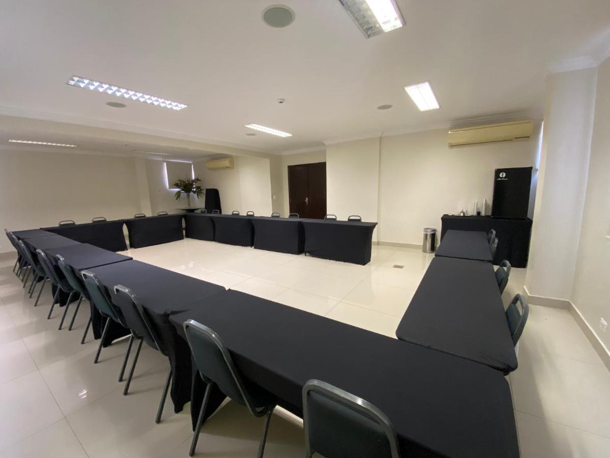 Arua Hotel, Restaurante E Convencoes プレジデンテ・プルデンテ エクステリア 写真