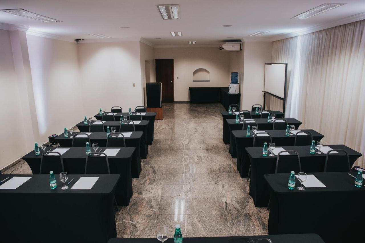 Arua Hotel, Restaurante E Convencoes プレジデンテ・プルデンテ エクステリア 写真